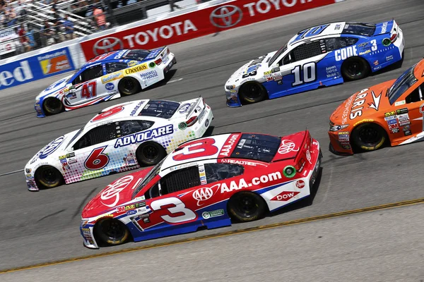 NASCAR: Április 30-Toyota-tulajdonosok 400 — Stock Fotó