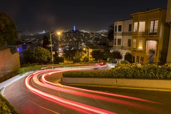 Nattvisning av Lombard Street — Stockfoto