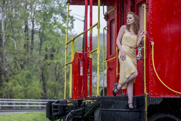 Redhead Model In The Rain — Stock Photo, Image