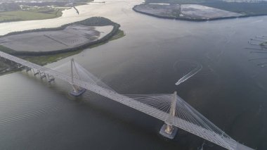 Arthur Revenel Köprüsü