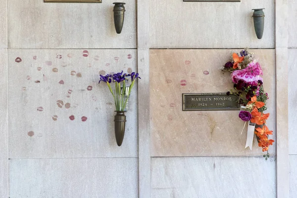 Van 25 oktober Marilyn Monroe crypt — Stockfoto