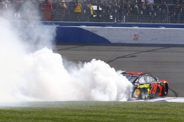 NASCAR: Club 400 18 Mart otomatik