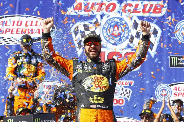 NASCAR: Březen 18 Auto Club 400 — Stock fotografie