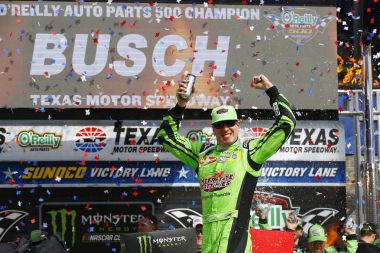 NASCAR: Nisan 08 O'Reilly Auto 500 parça