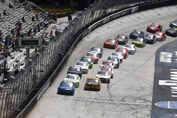 NASCAR: 14 квітня Фіцджеральд планер систем для 300 — стокове фото