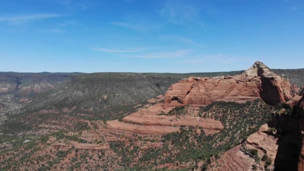アリゾナ州の砂漠 青い空を背景に美しい岩 — ストック動画