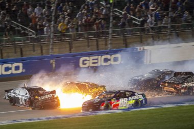NASCAR: 12 Mayıs Kc başyapıt 400