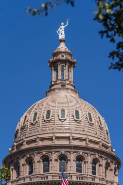 Teksas Eyaleti Kongre Binası Austin, Teksas 'ta ve Travis County' nin merkezinde. Amerika Birleşik Devletleri 'nin en kalabalık 11. şehridir..