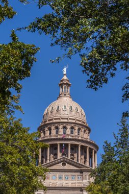Teksas Eyaleti Kongre Binası Austin, Teksas 'ta ve Travis County' nin merkezinde. Amerika Birleşik Devletleri 'nin en kalabalık 11. şehridir..