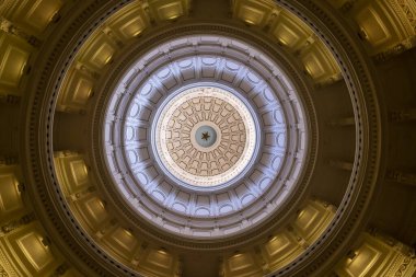 Teksas Eyaleti Kongre Binası Austin, Teksas 'ta ve Travis County' nin merkezinde. Amerika Birleşik Devletleri 'nin en kalabalık 11. şehridir..