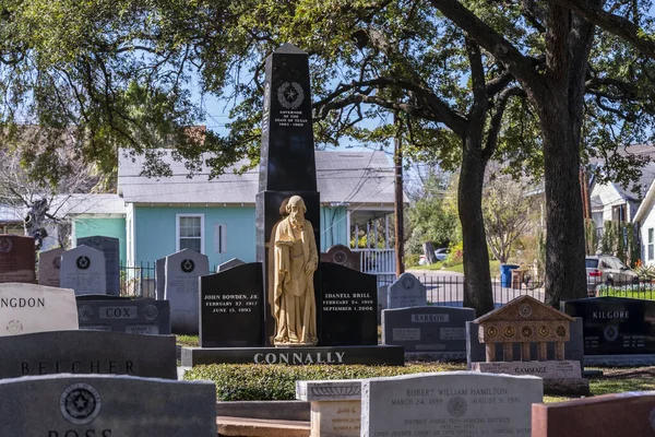 テキサス州オースティンのテキサス州立墓地にある知事ジョン ボーデン コナリー ジュニアの埋葬地 — ストック写真