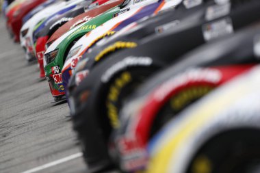 Ross Chastain (6), California, Fontana 'daki Auto Club 400' e katılmaya hazırlanıyor..