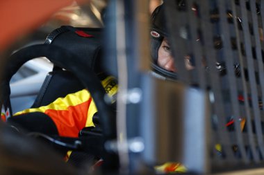 Ross Chastain (6) Avondale, Arizona 'daki Phoenix Hipodromu' nda FanShield 500 için antrenman yapıyor..