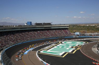 NASCAR Cup Serisi takımları Avondale, Arizona 'daki Phoenix Hipodromu' ndaki FanShield 500 için piste çıkıyor..