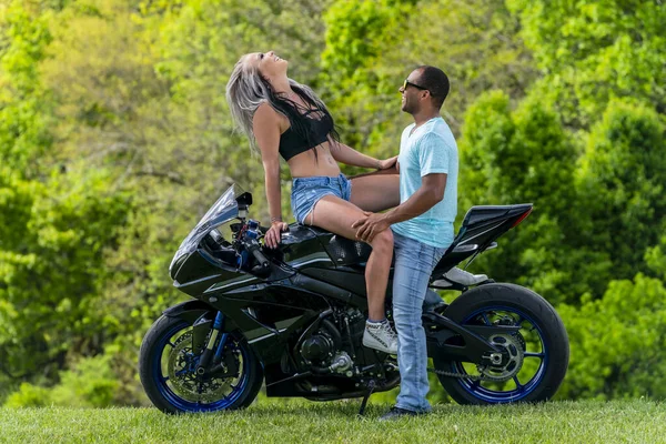 Interracial Couple Enjoy Summers Day While Riding Motorcycle — Stock Photo, Image