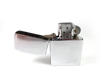 Daha hafif. Yangın dedektörü. Sigara içenler için bir hediye. Hatıra daha hafif.