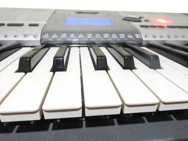 シンセサイザー。楽器、ピアノの現代アナログ。キーボード ツール. — ストック写真