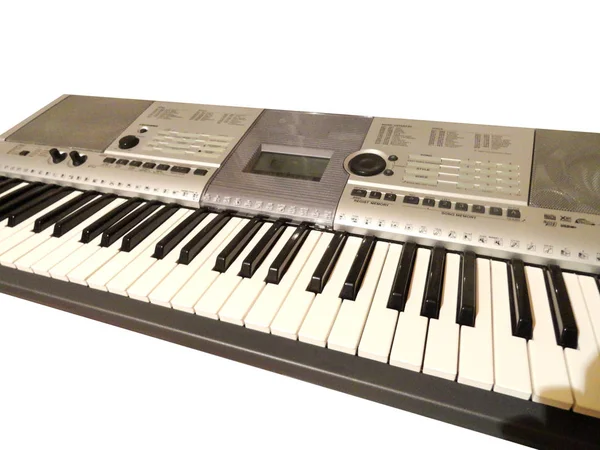 Syntezátor. Hudební nástroj, moderní obdoba piano. Nástroj klávesnice. — Stock fotografie
