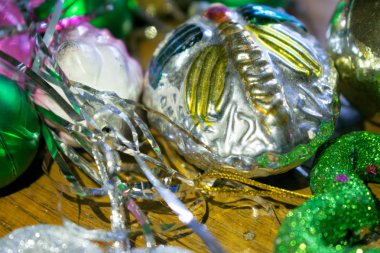 Yılbaşı oyuncak. Bir fotoğraf için bir tatil için bir Noel ağacı süsleme bir yılbaşı oyuncak.