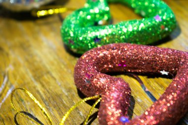 Yılbaşı oyuncak. Bir fotoğraf için bir tatil için bir Noel ağacı süsleme bir yılbaşı oyuncak.