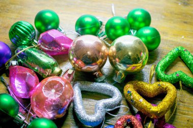 Yılbaşı oyuncak. Bir fotoğraf için bir tatil için bir Noel ağacı süsleme bir yılbaşı oyuncak.