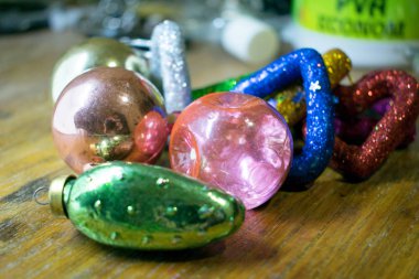 Yılbaşı oyuncak. Bir fotoğraf için bir tatil için bir Noel ağacı süsleme bir yılbaşı oyuncak.