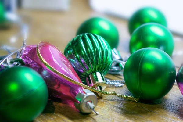 O brinquedo de Ano Novo. Uma foto do brinquedo de um Ano Novo para decorar uma árvore de Natal de umas férias . — Fotografia de Stock