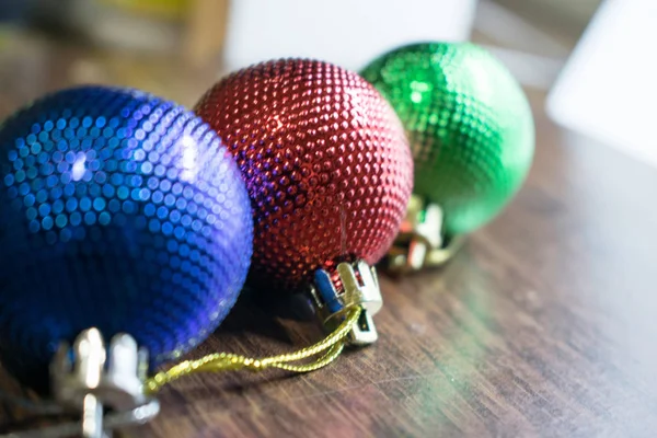 Новогодняя игрушка. Фото новогодней игрушки для украшения елки на праздник . — стоковое фото