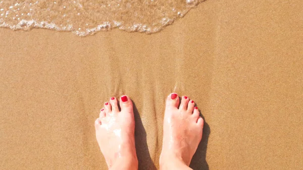 Pieds sur la plage. — Photo