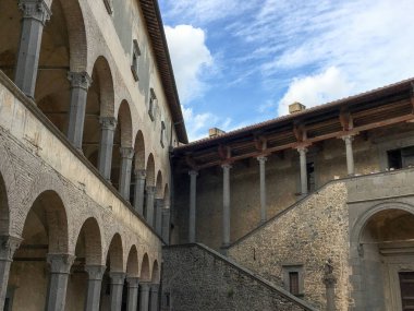 Roma 'nın mimarisi, binaları ve yapıları. Antik İtalyan mimarisi, sokaklar, evler ve doğa.