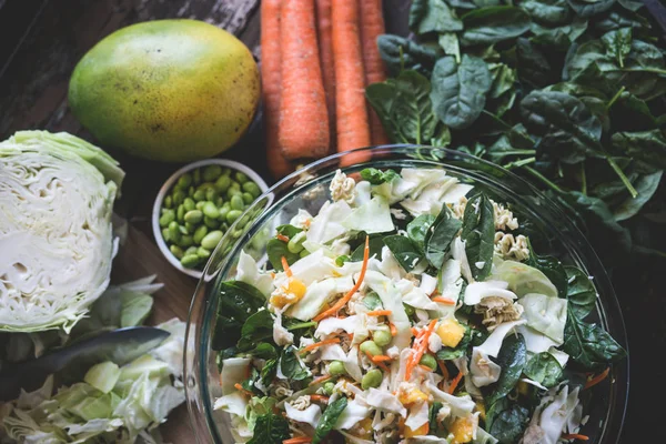 Ensalada asiática con fideos — Foto de Stock