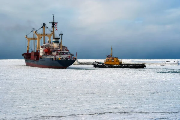 Periodo glaciale nel sud di Sakhalin . — Foto Stock