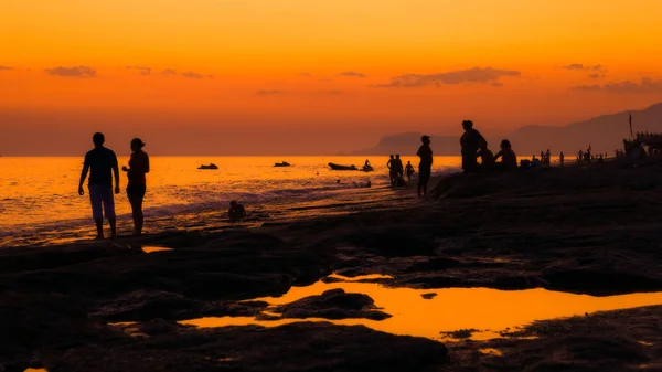 Noite quente na praia . — Fotografia de Stock