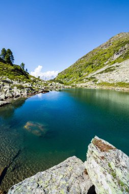 Göl Obersee Dağları Rippetegg ve Schober ve dağ Dachstein arasında