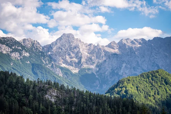 Vista desde Pavlic Pass, Paulitsch Saddle hasta Kamnik Savinja Alps — Foto de Stock
