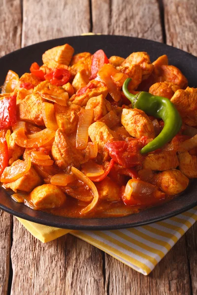 Indiai étel: fűszeres csirke Jalfrezi-hagyma és a paprika Tamás — Stock Fotó