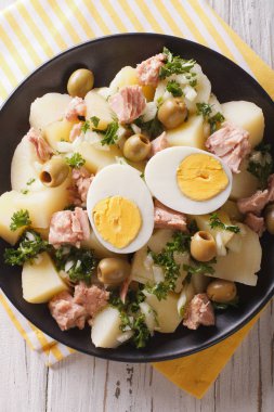 İspanya mutfağı: Patatas Alinadas - yakın giyinme ile patates