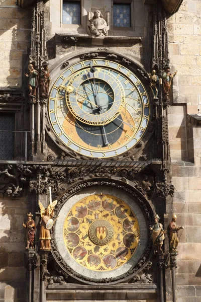 Het astronomisch uurwerk van Praag (Praag Orloj), de hoofdstad — Stockfoto