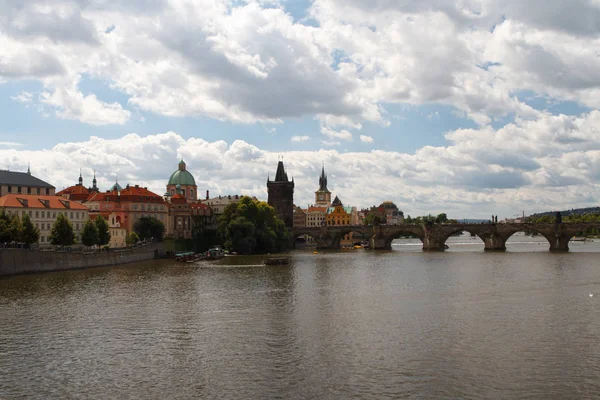 Prague, Charles Bridge et Old Townl. tchèque — Photo