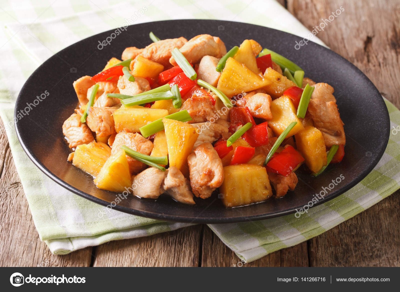 Ananas ve tavuk göğsü ile salata: orijinal ve lezzetli Ananas ve tavuk göğsü ile salata: orijinal ve lezzetli