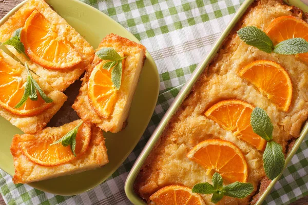 Traditionelle griechische Orangenkuchen mit Phyllo - Portokalopita close-u — Stockfoto