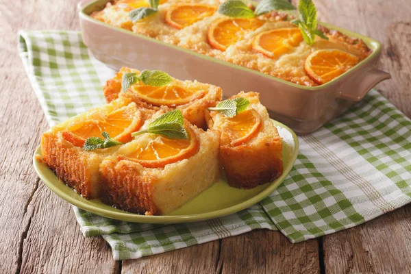 Köstlichen Orangenkuchensirup in Nahaufnahme getränkt. horizontal — Stockfoto