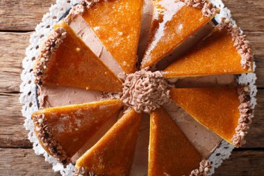 Karamel dekorasyon makro ile geleneksel Macar Dobosh pasta.