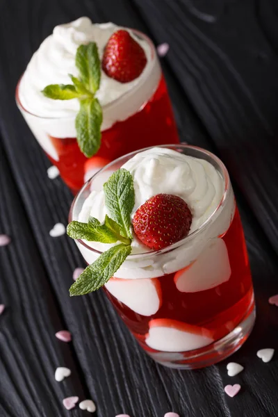 Beautiful strawberry cocktail with whipped cream and mint, decor — Stock Photo, Image