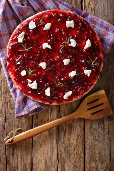 Pizza with cranberry sauce, goat cheese and rosemary close-up. V — Stock Photo, Image