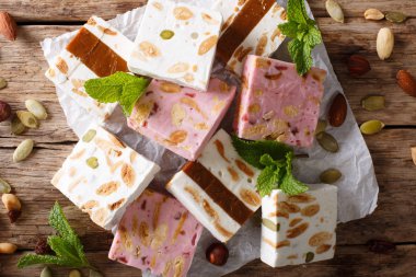 Fransız ile fındık ve kabak çekirdeği yakın çekim taze nuga 