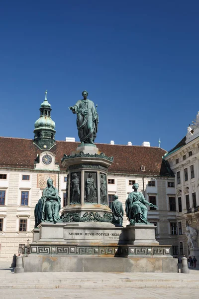 Pomnik cesarza Franciszka Ii Habsburga (Kaiser Franz Denkmal) w — Zdjęcie stockowe