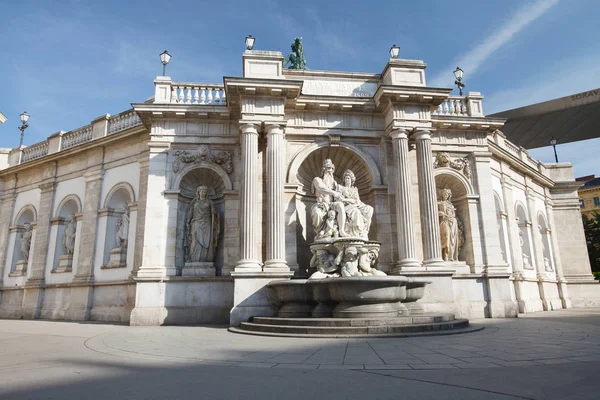 Albertina - een kunstmuseum gevestigd in het paleis van de aartshertog — Stockfoto