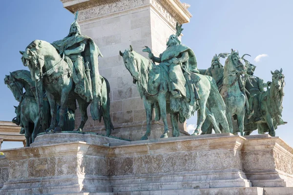 Heldenplatz in Budapest, ein Platz, der dem ungarischen König gewidmet ist — Stockfoto