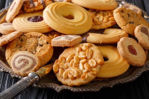 Biscoitos deliciosos em sortimento com vários recheios close-up , — Fotografia de Stock